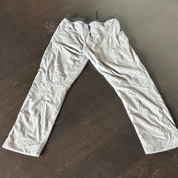lululemon athletica Men's Light Gray Cargo Pants - Picture 3 of 3